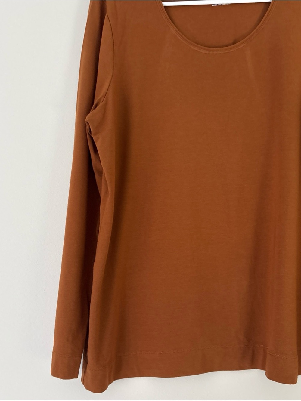 Chico's Long Sleeve Scoop Neck Top in Brick - Picture 3 of 4